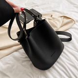 soft leather commuter bucket bag HZ1024