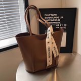 capacity commuter bucket bag HZ1024