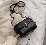 Kong style retro versatile chain crossbody bag HZ1024