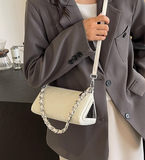 fashion shoulder messenger bag niche design triangle bag HZ1024