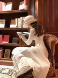 Gardenia White Tea can be worn with a white long-sleeved knitted dress HZ1024