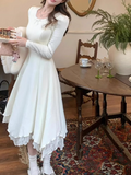 Gardenia White Tea can be worn with a white long-sleeved knitted dress HZ1024