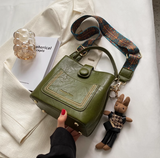 Korean style fashion shoulder messenger bag niche design portable bucket bag HZ1024