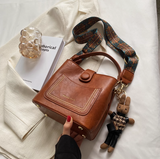 Korean style fashion shoulder messenger bag niche design portable bucket bag HZ1024