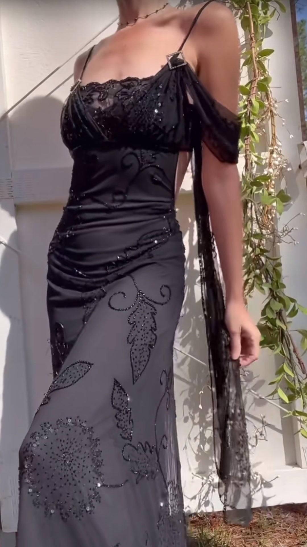 Black Spaghetti Strap Chiffon Beaded Long Prom Dress Vintage Backless Party Dress HZ1024