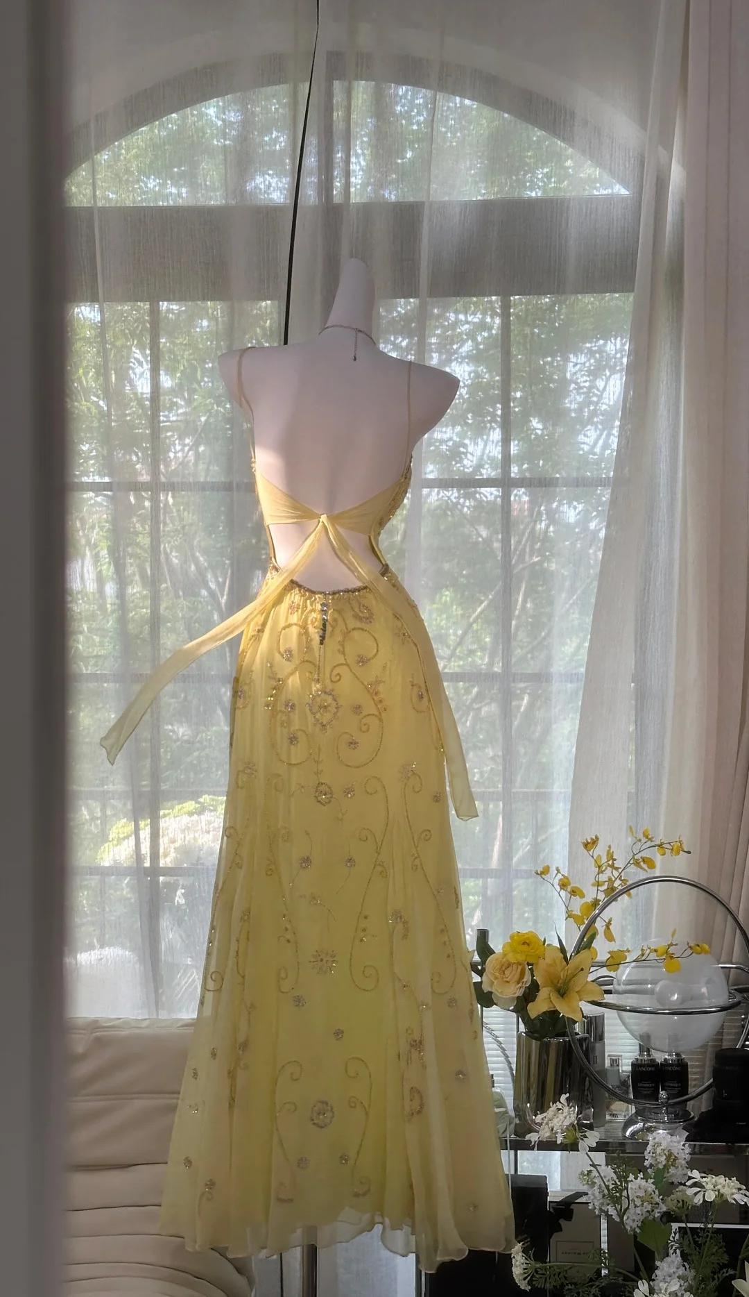 Butter Yellow Spaghetti Straps A-line Tulle Beaded Long Prom Dresses Backless Evening Gowns HZ1024