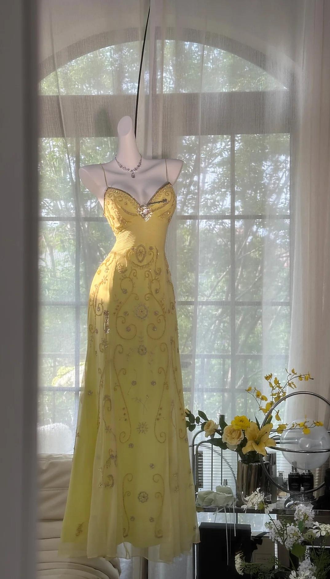 Butter Yellow Spaghetti Straps A-line Tulle Beaded Long Prom Dresses Backless Evening Gowns HZ1024