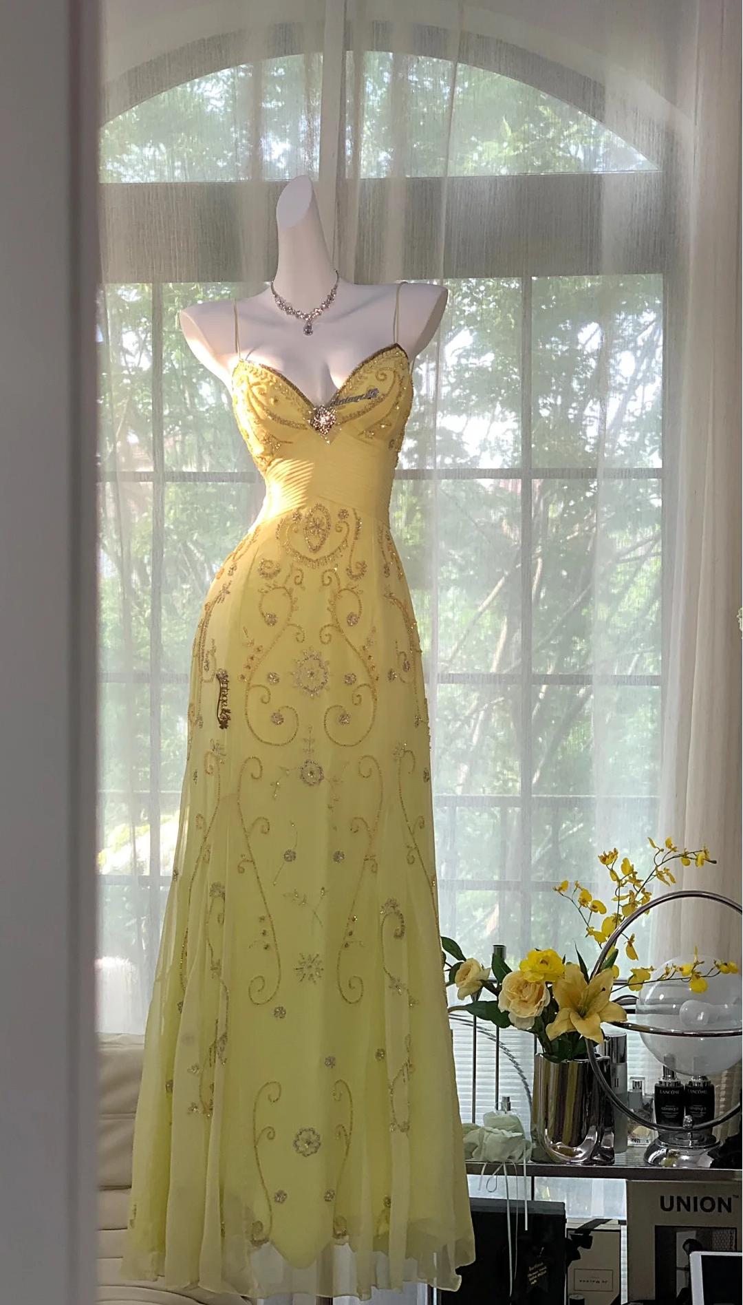 Butter Yellow Spaghetti Straps A-line Tulle Beaded Long Prom Dresses Backless Evening Gowns HZ1024