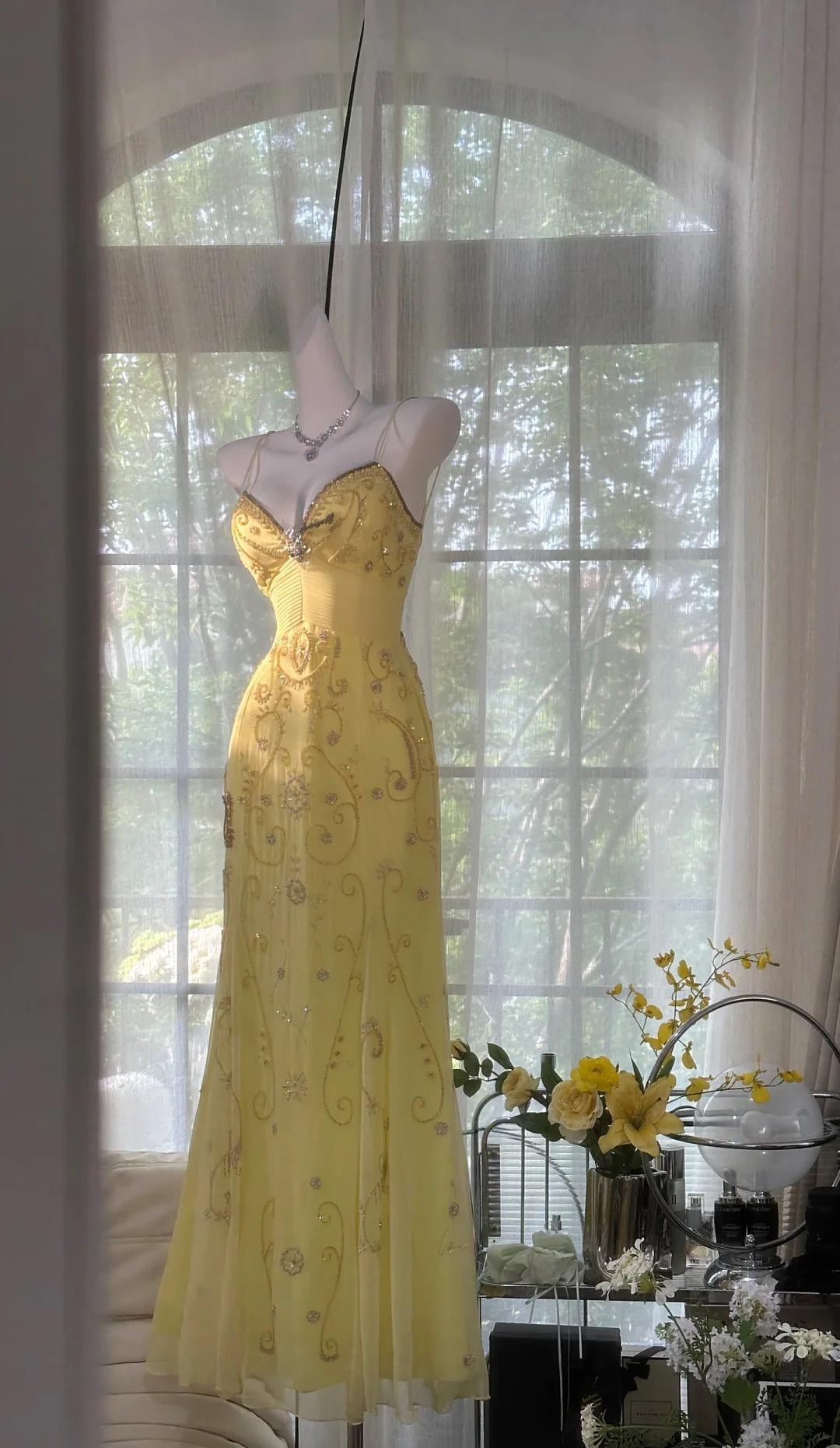 Butter Yellow Spaghetti Straps A-line Tulle Beaded Long Prom Dresses Backless Evening Gowns HZ1024