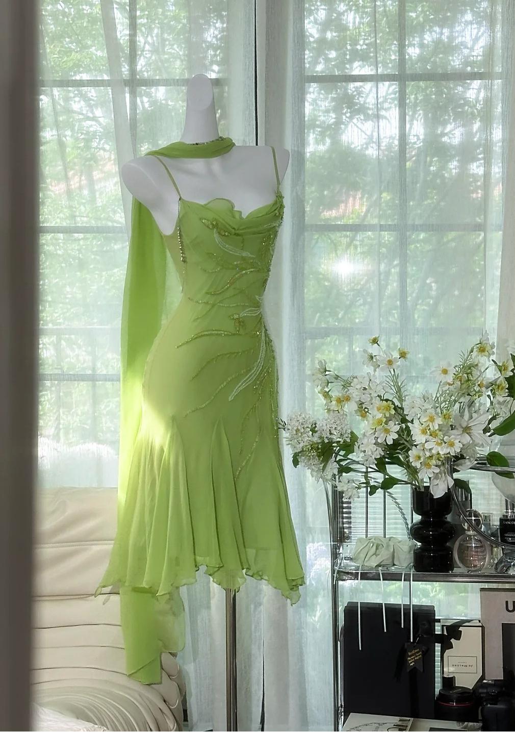 Bud Green Sheath Short Prom Dresses Chiffon Beaded Backless Party Dress HZ1024