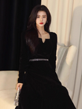 Hepburn style retro velvet square collar black long skirt HZ1024