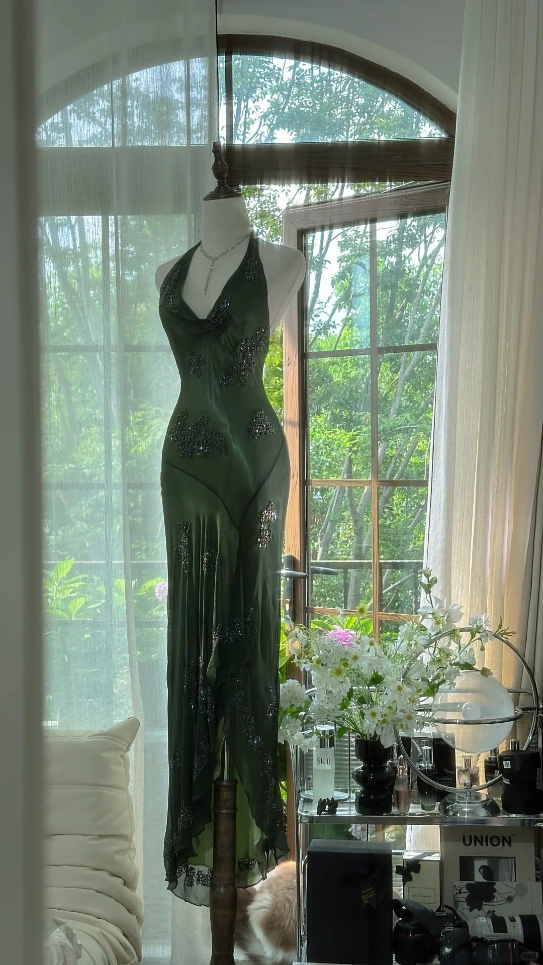Green Halter Sheath Beaded Chiffon Long Prom Dresses Elegant Green Evening Gowns HZ1024