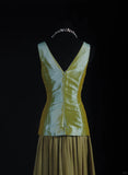 Green V-neck A-Line Tulle Satin Long Prom Dresses Retro Evening Gowns HZ1024