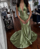 Green Halter Sheath Satin Long Prom Dresses Formal Evening Gowns with Slits HZ1024