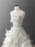 White A-Line Bridal Gown Strapless Beaded Sequin Wedding Dress Modest 3D Butterfly Bridal Dress HZ1024
