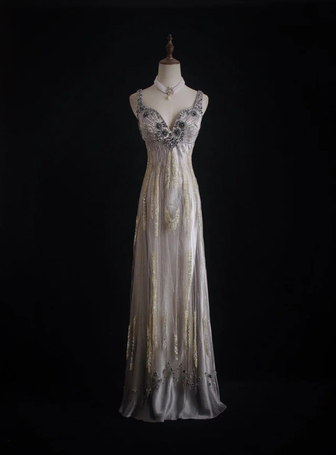 Sheath V-neck Silk Beaded Long Evening Gowns,Sequined Tulle Light Grey Formal Dresses Gorgeous Prom Dress HZ1024