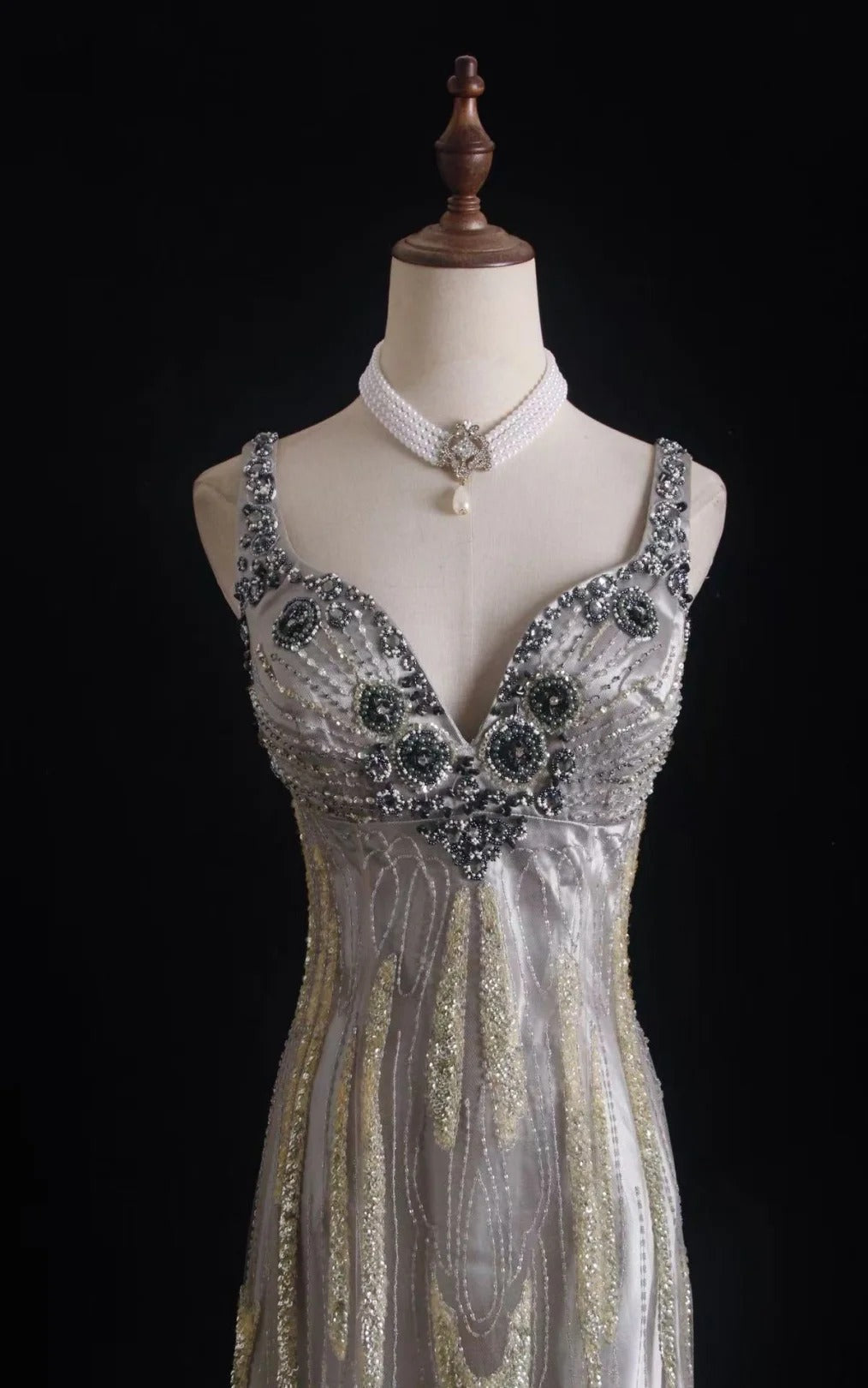Sheath V-neck Silk Beaded Long Evening Gowns,Sequined Tulle Light Grey Formal Dresses Gorgeous Prom Dress HZ1024