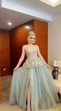 V-neck A-Line Wedding Guest Dresses with Appliques Tulle Green Evening Dresses HZ1024