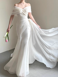 Off-the-shoulder Mermaid Wedding Dresses Tulle White Bridal Gowns Simple Bridal Dresses HZ1024