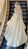Off-the-shoulder Ball Gown White Long Wedding Dresses Long Sleeve Bridal Gowns Applique Satin Bridal Dresses HZ1024