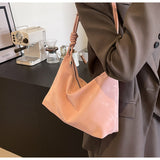 versatile large-capacity commuter shoulder bag HZ1024