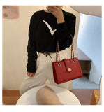 large capacity chain shoulder messenger bag HZ1024