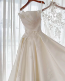 Strapless Ball Gown Satin Wedding Dresses Applique Bridal Gowns Ivory Sleeveless Bridal Dresses HZ1024
